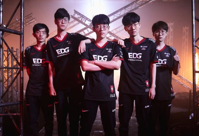 的冲突中 的冲突中