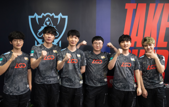 他们一个展 他们一个展