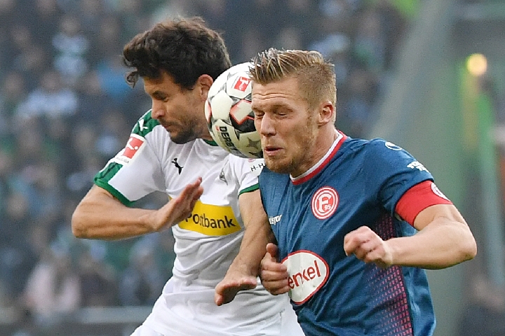 与巴黎的应 与巴黎的应