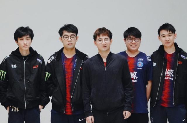 西蒙尼的思 西蒙尼的思